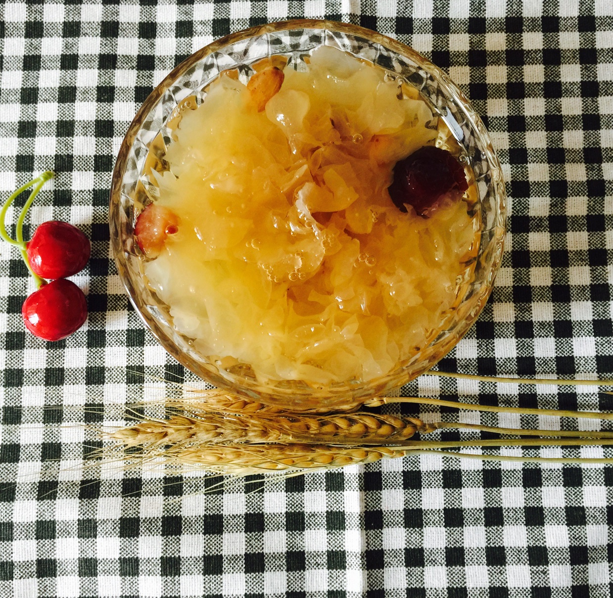 红枣银耳莲子羹