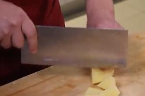 酱烧土豆的做法 步骤2
