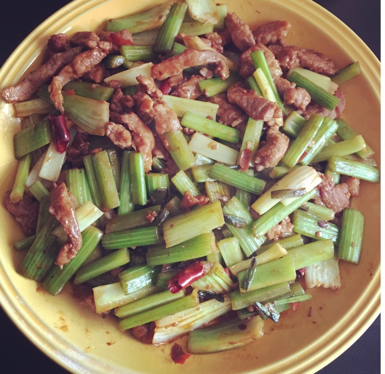 芹菜炒肉