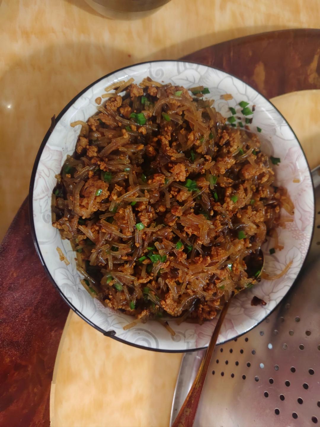 皮薄馅儿大的粉丝肉末包子（馅料做法）