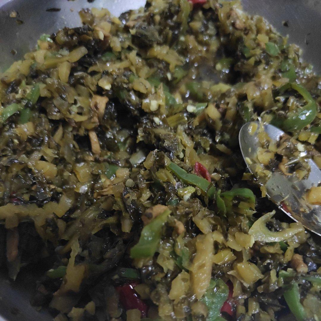 雪里蕻咸菜～雪菜炒肉丝～下饭～简单～可做雪菜肉丝面浇头