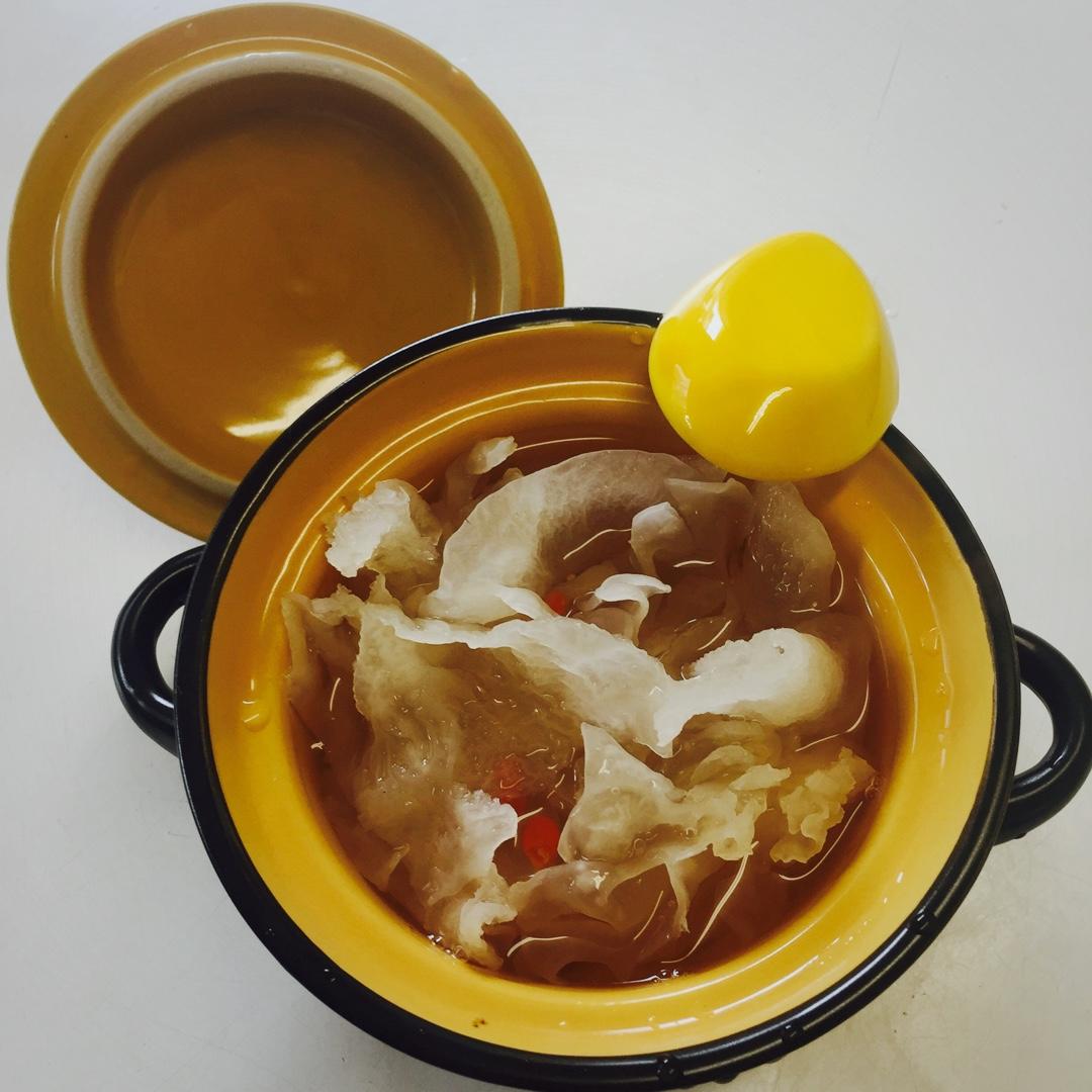 冰糖枸杞银耳羹
