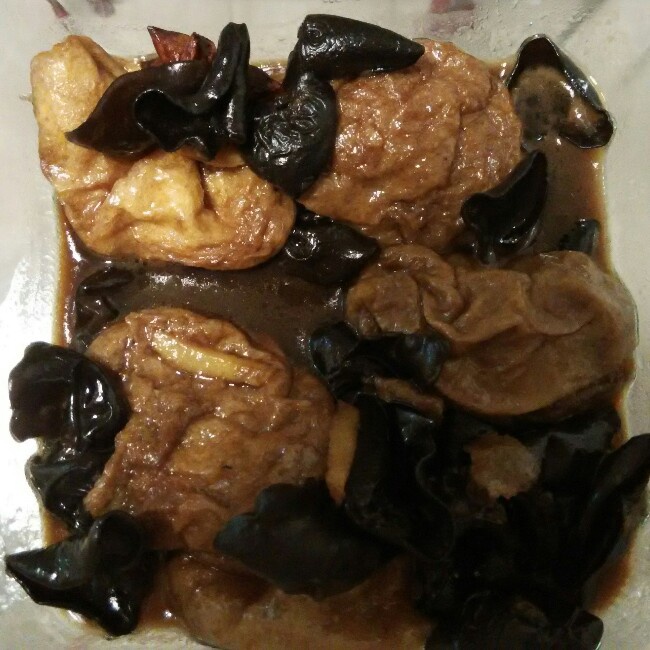 油面筋烩木耳
