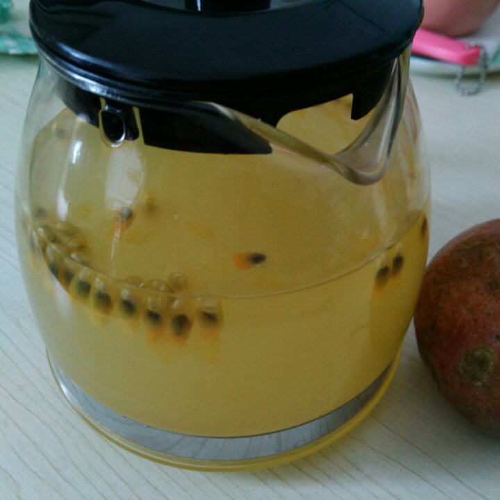 百香果的朴素吃法（百香果汁）