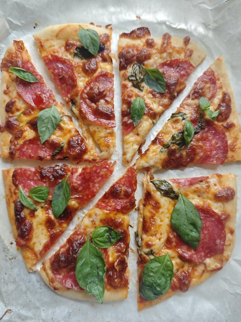 萨拉米薄底披萨 Salami Pizza