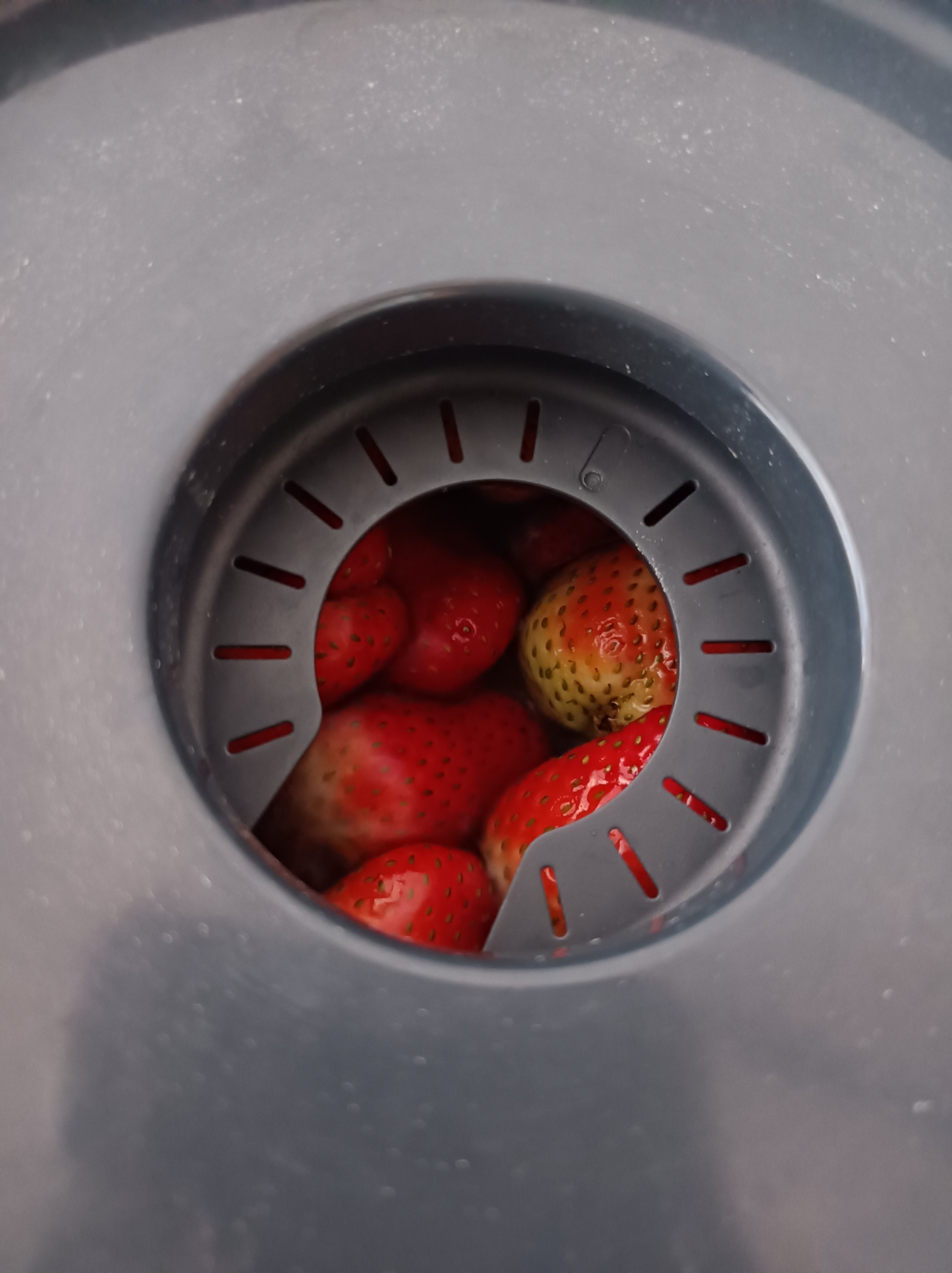 洗草莓（小美版）的做法 步骤4