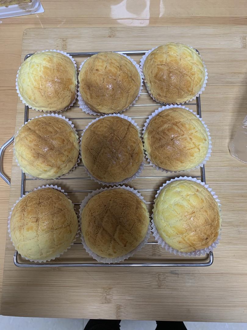 好吃到炸裂的港式菠萝包（附带制作酥皮的小视频）