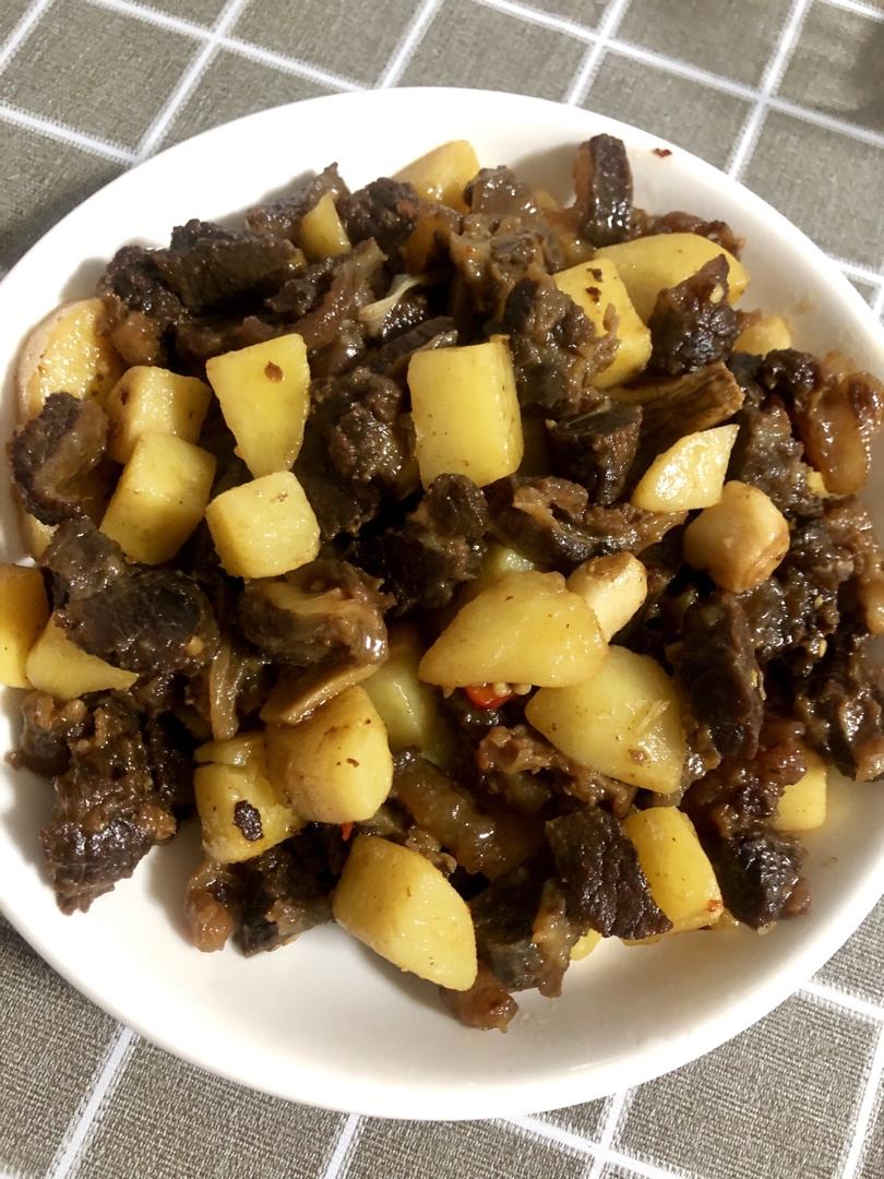 土豆烧牛腩