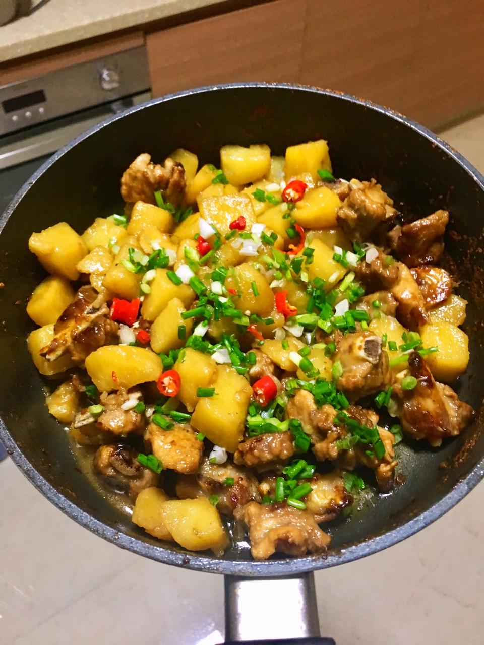 土豆烧排骨