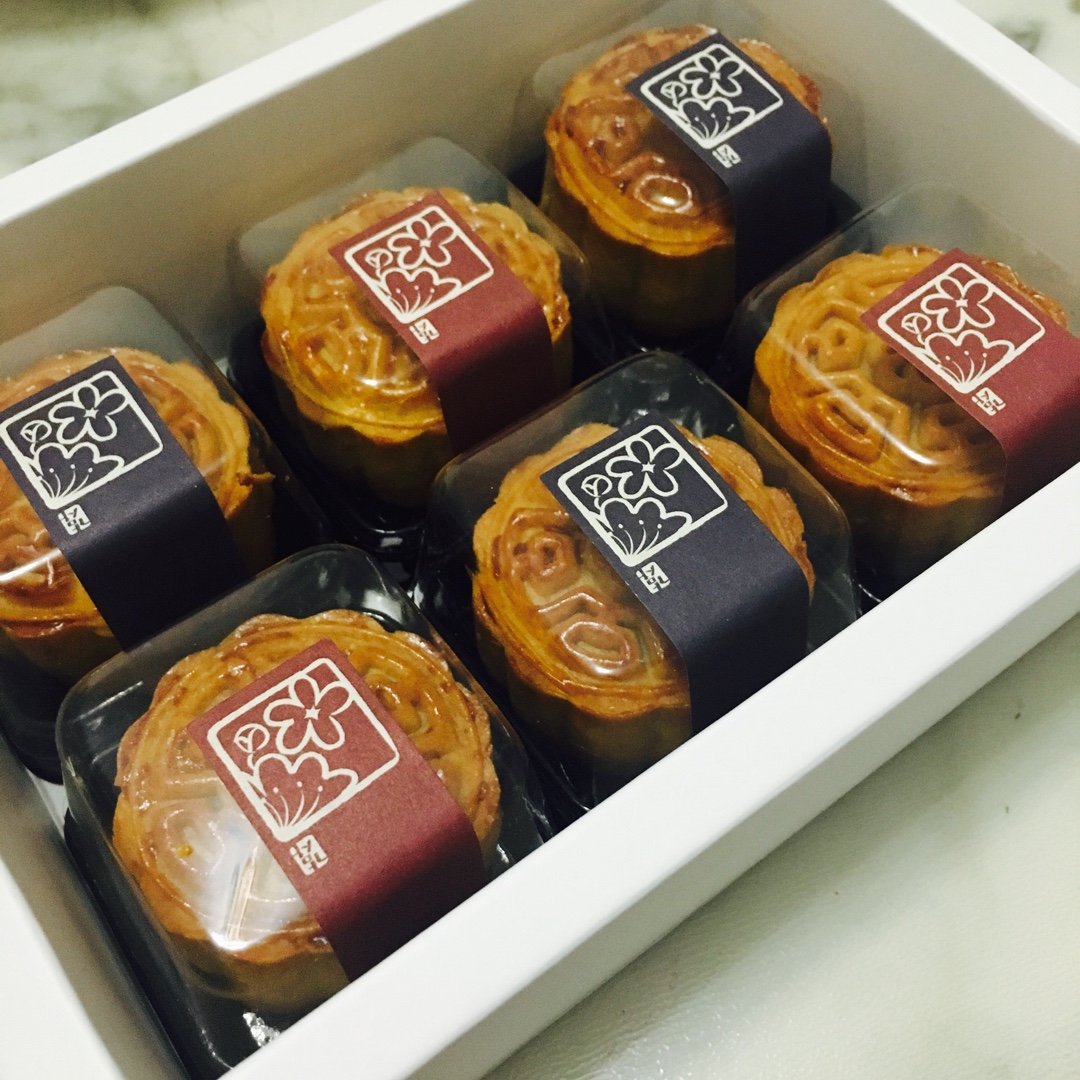 广式月饼——蛋黄莲蓉月饼