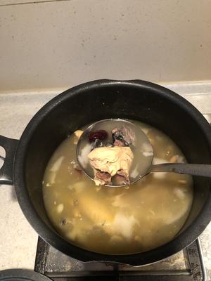 椰子鸡汤的做法 步骤3