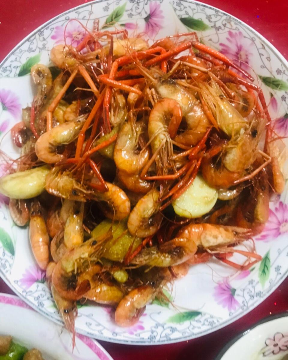 爆炒小河虾