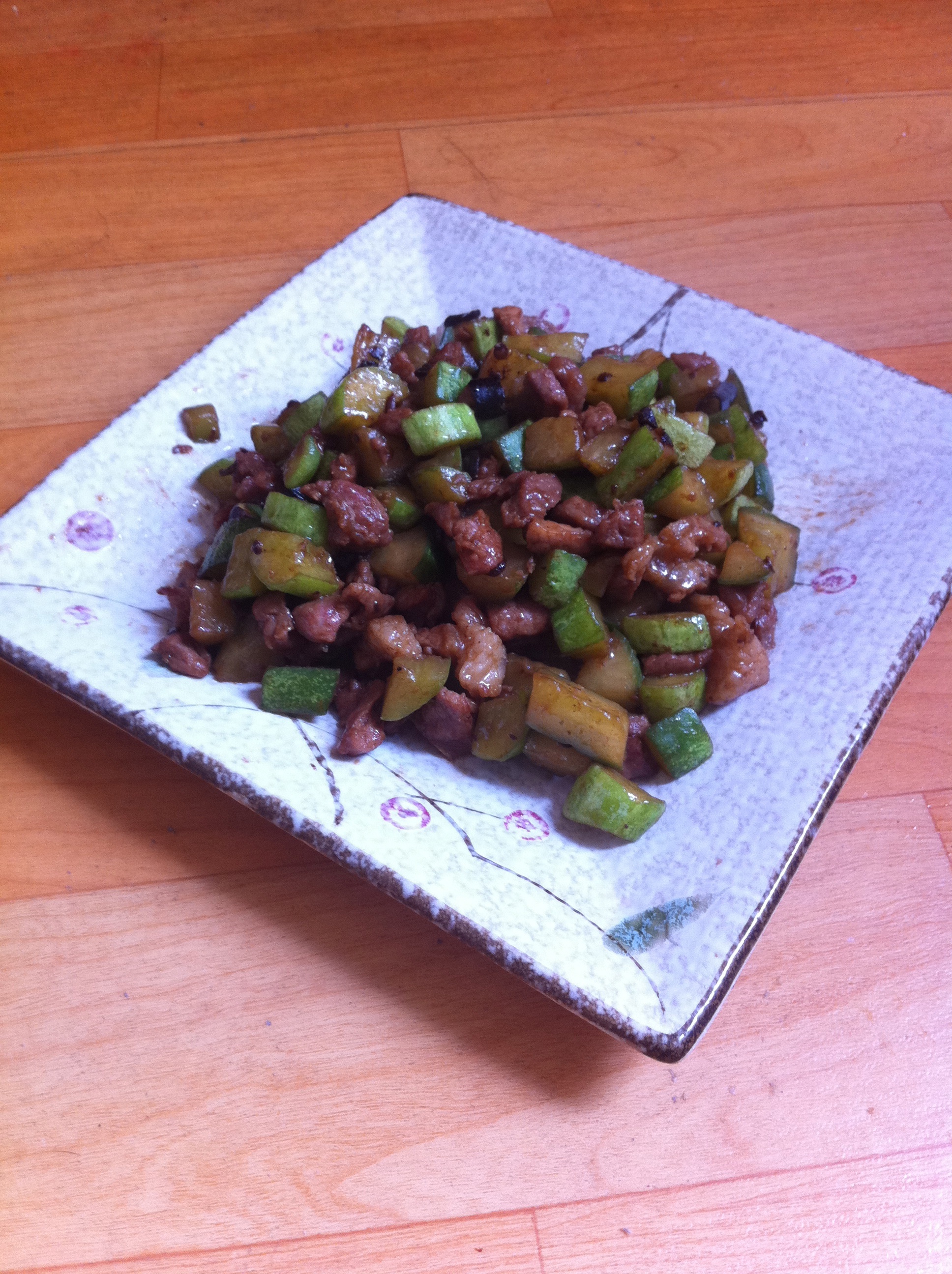 黄瓜炒肉片