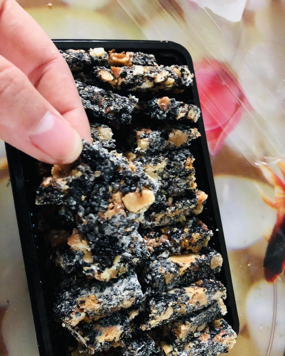 黑芝麻花生糖