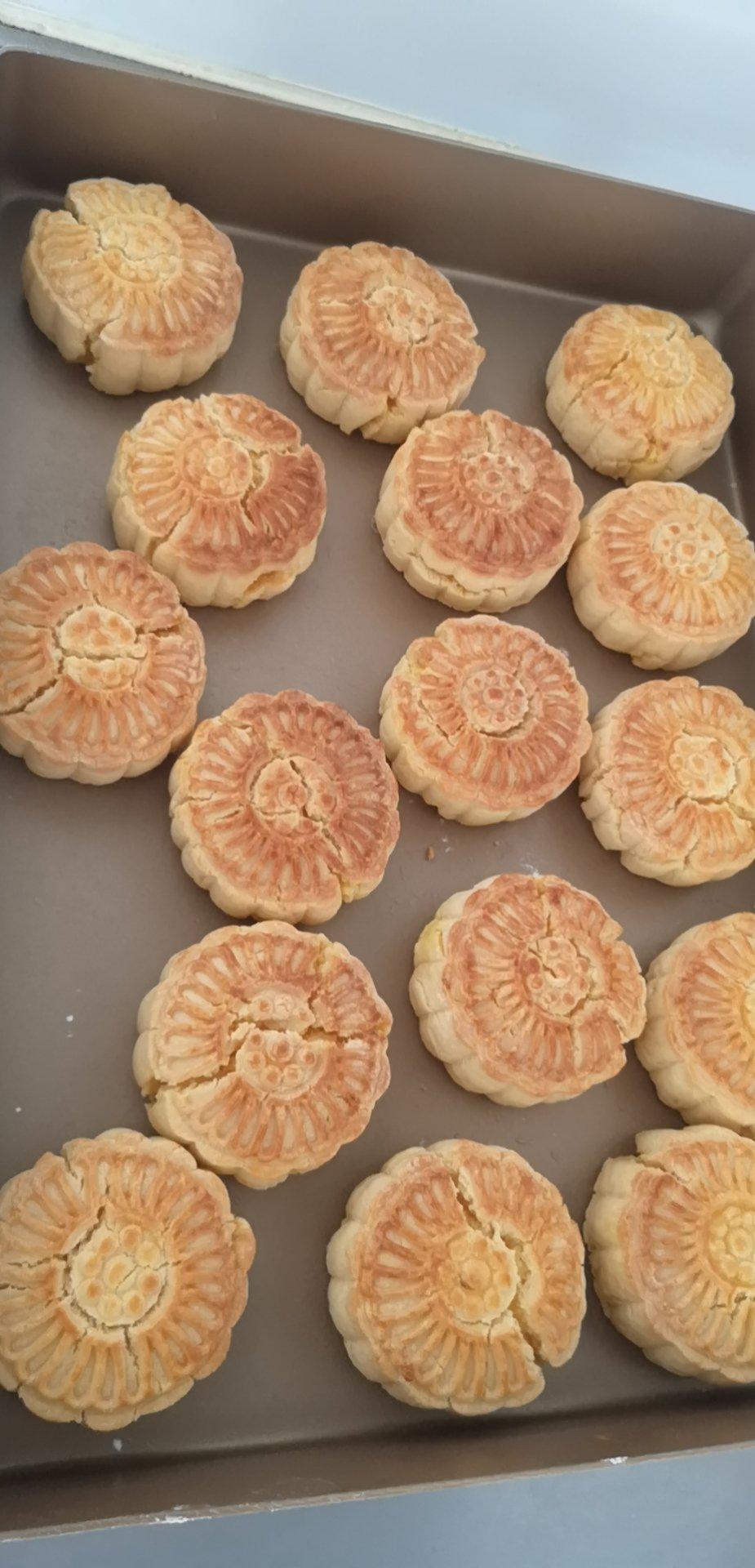 酥皮奶黄月饼