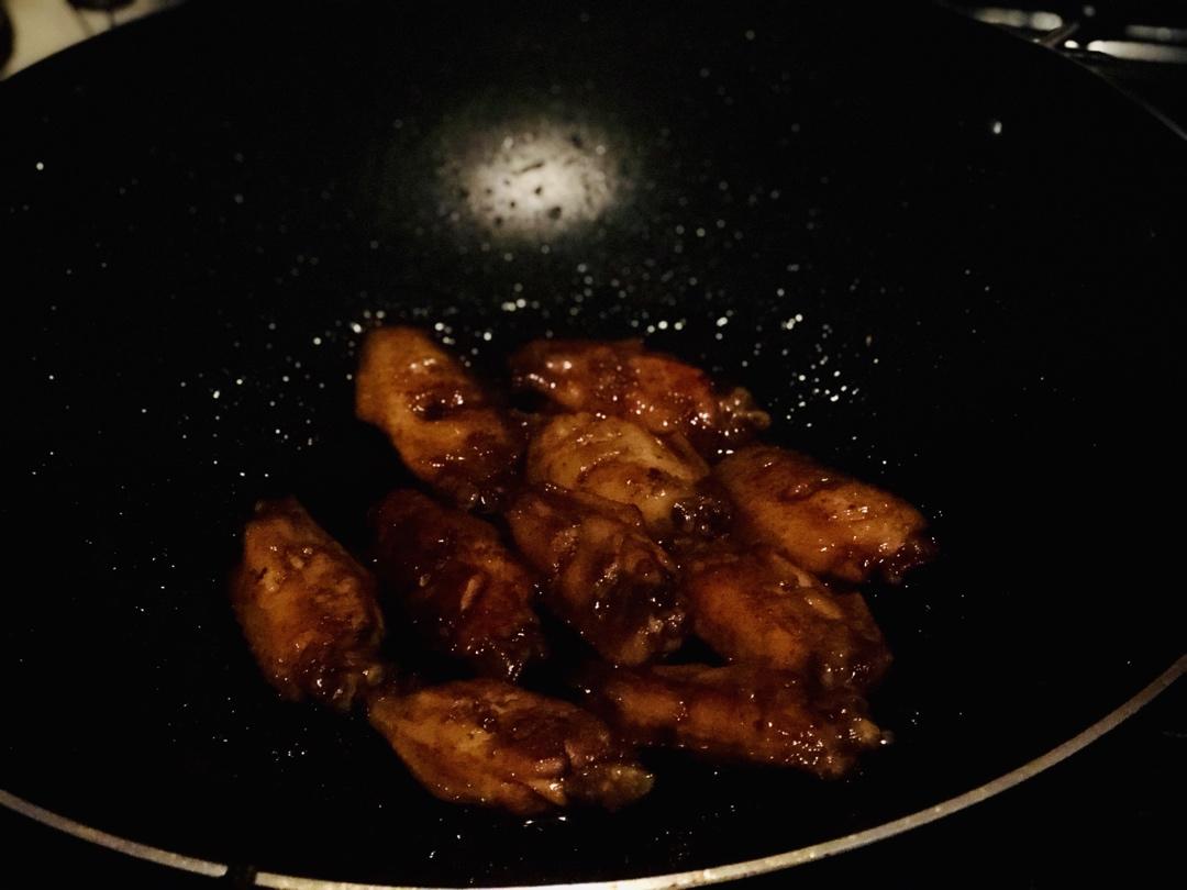 厨师长教你：“可乐鸡翅”的家常做法，味道鲜嫩可口，先收藏起来
