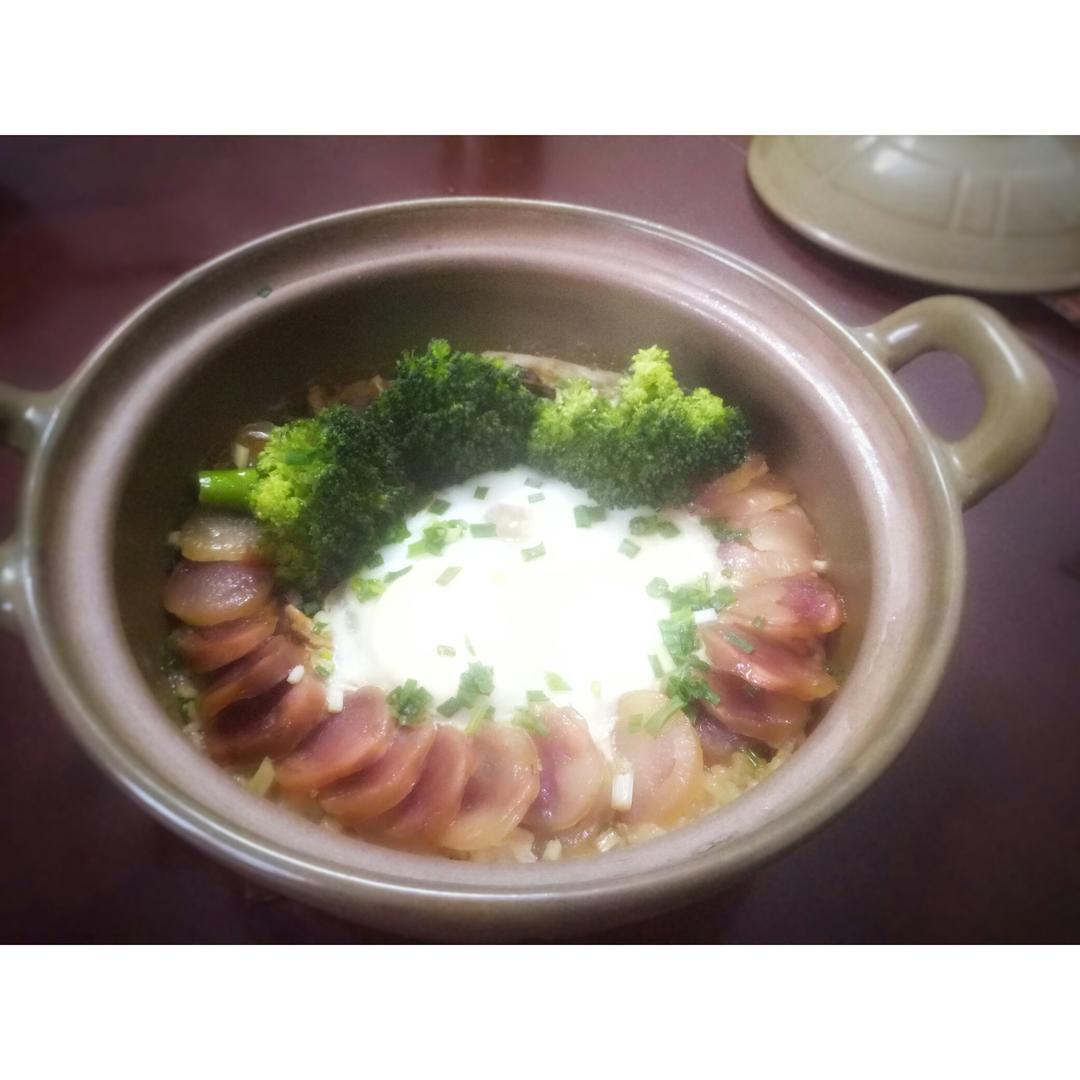 腊鸭腿腊肠煲仔饭