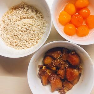 蛋黄鲜肉粽/紫米豆沙粽的做法 步骤5