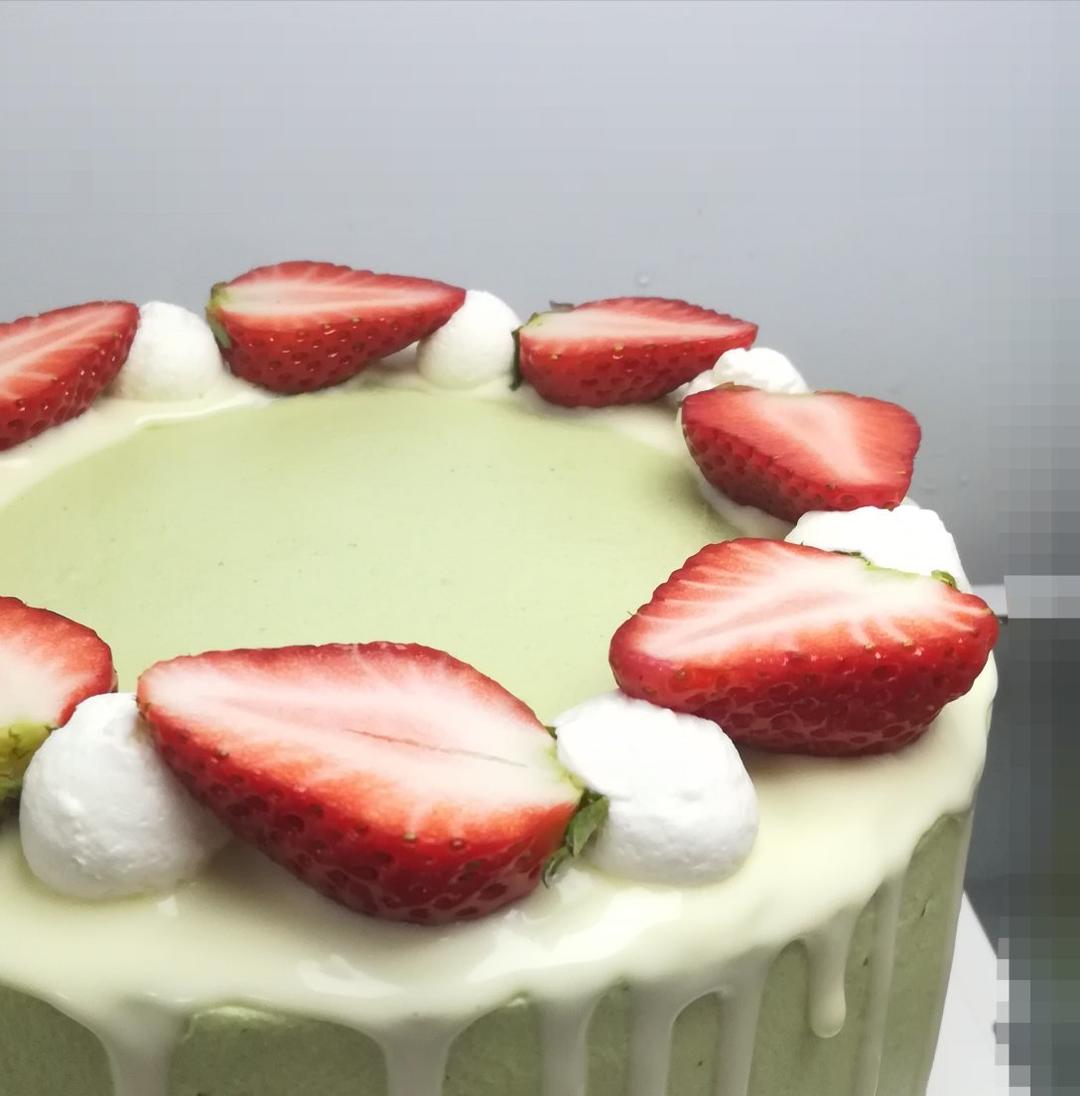 草莓奶油蛋糕/基础戚风胚，徒手脱模剖片及抹面挤花/「戚风及其衍生」烘焙视频蛋糕篇1