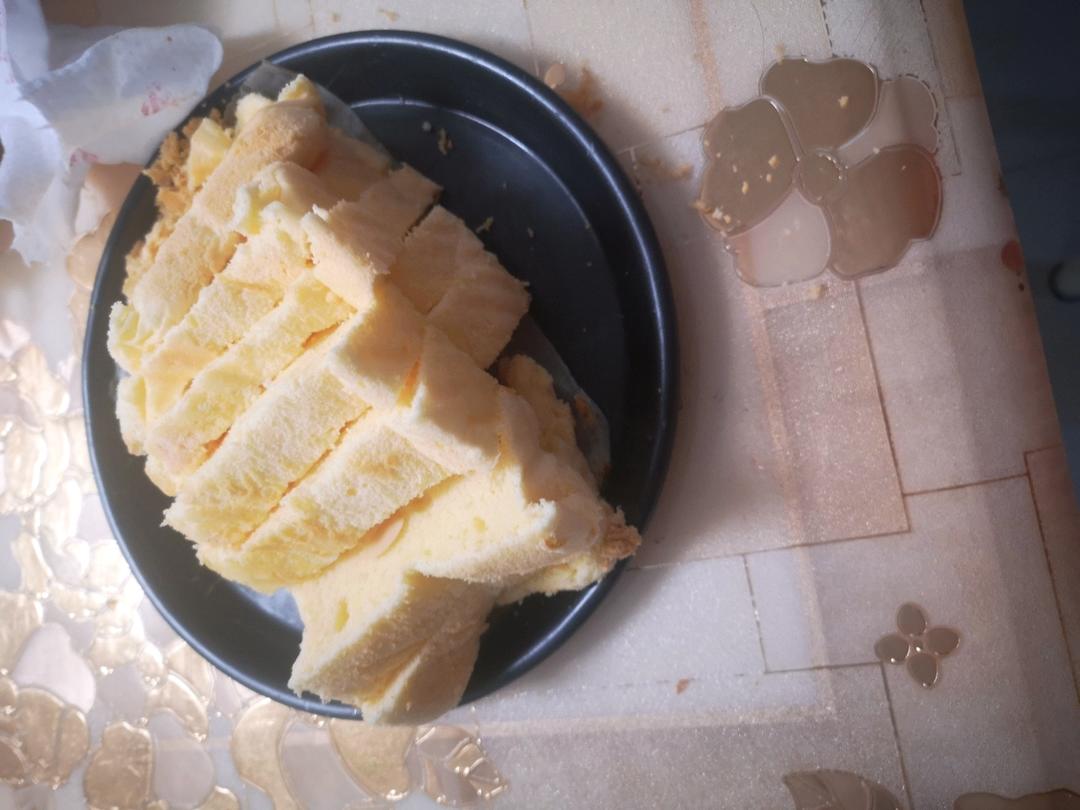 蛋糕店超🔥的金枕蛋糕｜口感绵密🍰松松软软