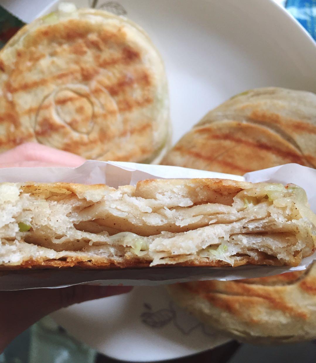 堂妈教你做飘香葱油饼