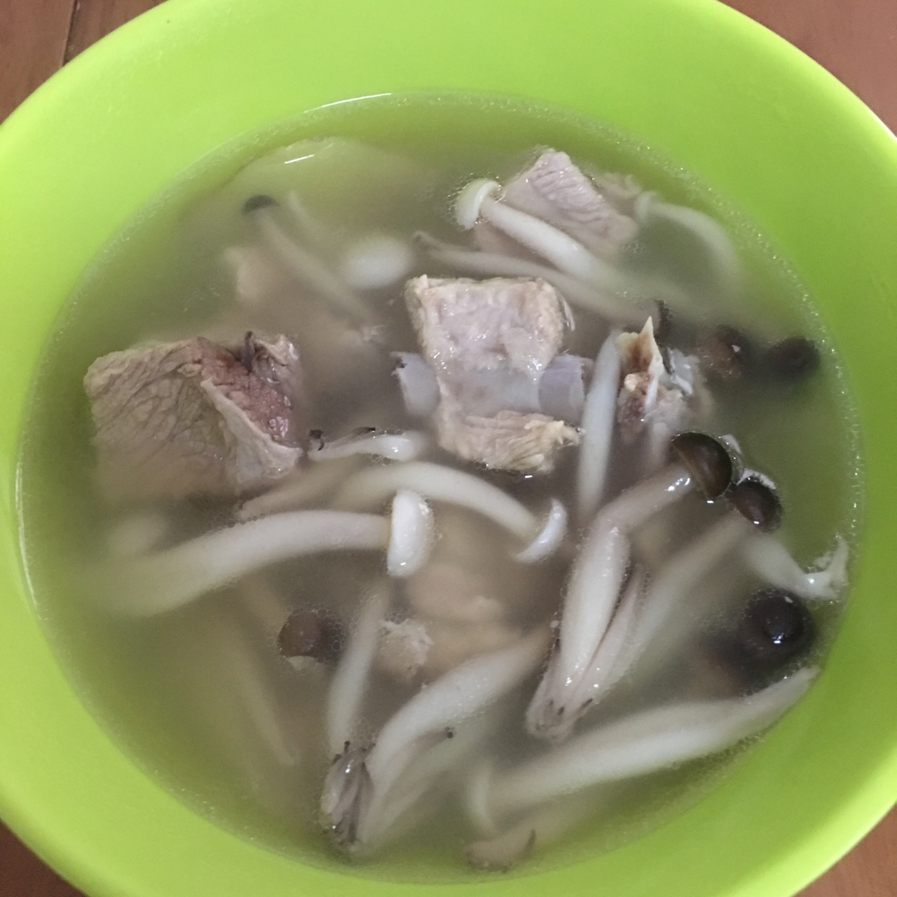 杂骨菌菇汤