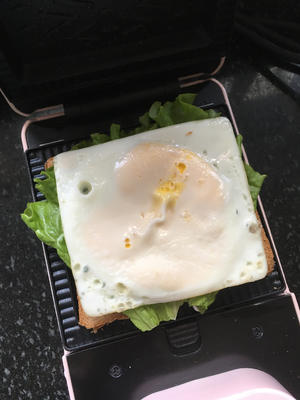 早餐机版༄「火腿鸡蛋三明治🥪」༄的做法 步骤7