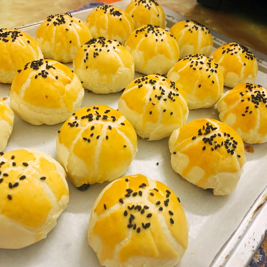 蛋黄酥酥酥（超级奶香黄油版）