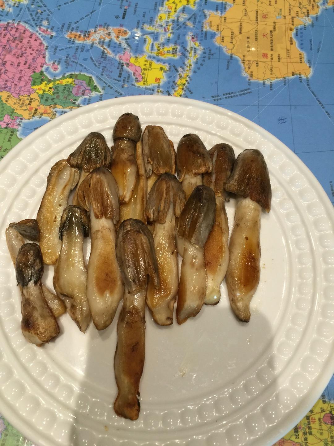 橄榄油煎鸡腿菇的做法