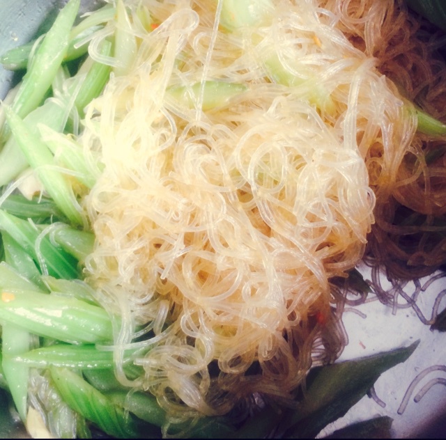 芹菜炒粉条