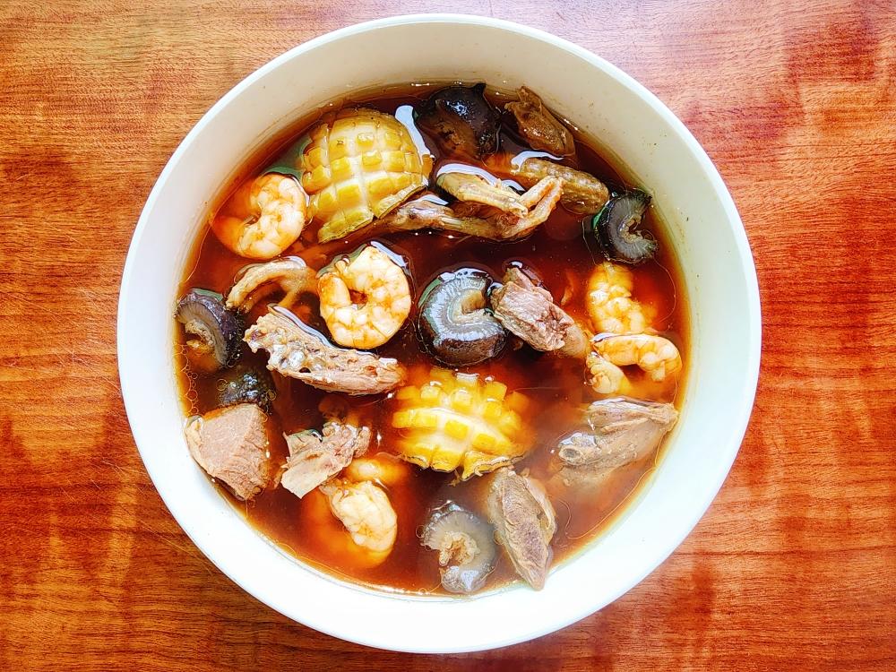 阿胶蒸乳鸽牛肉鲍鱼海参虾肉