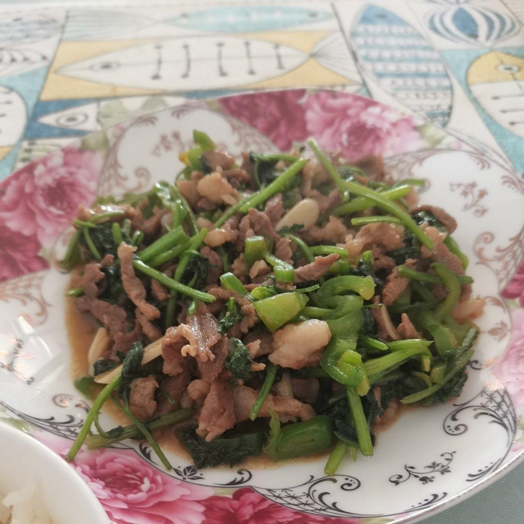 香菜炒牛肉（嫩）