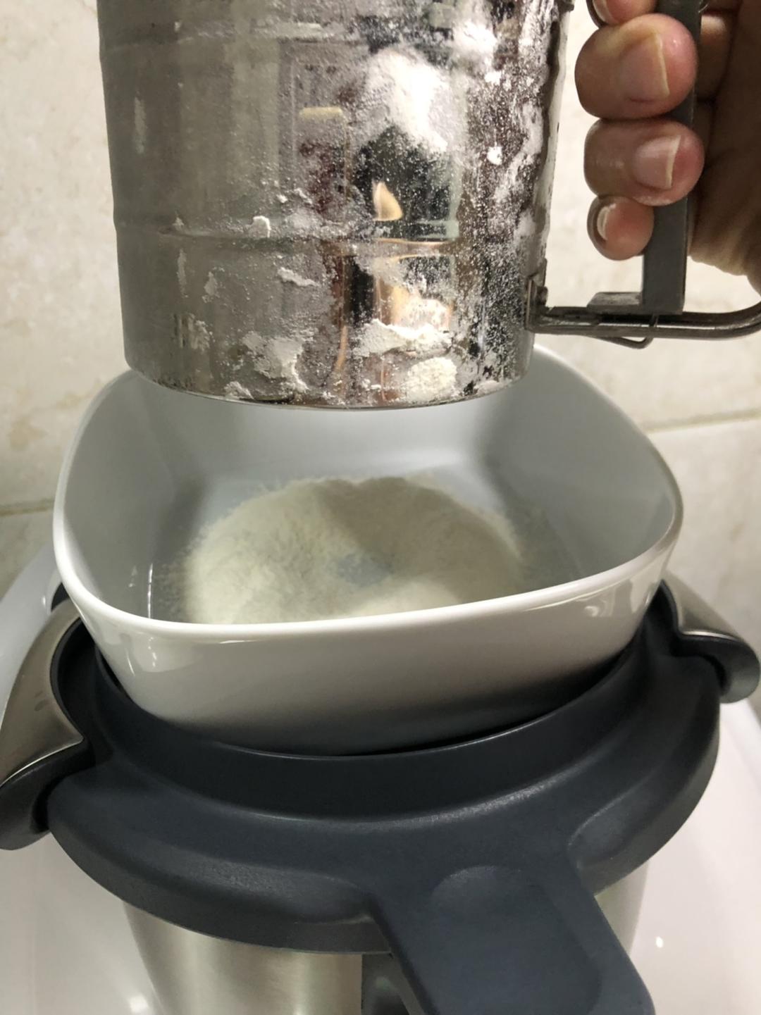 纯奶手撕吐司的做法 步骤1