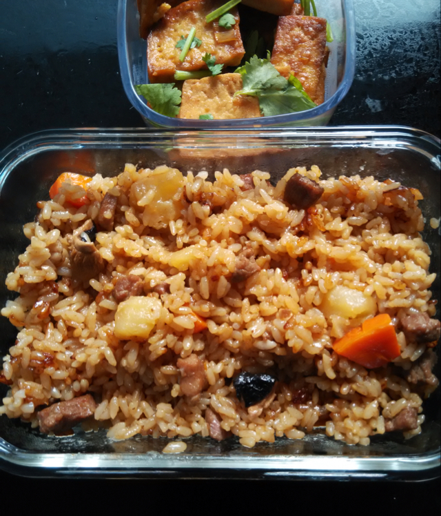 喷香羊肉焖饭