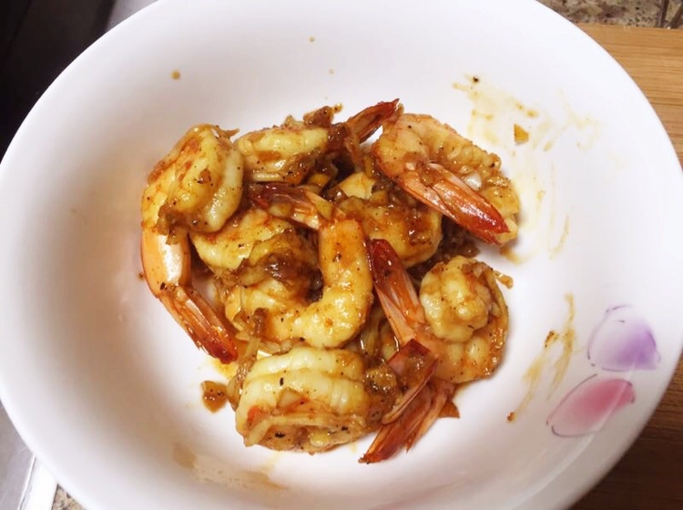 大蒜胡椒虾｜一条视频