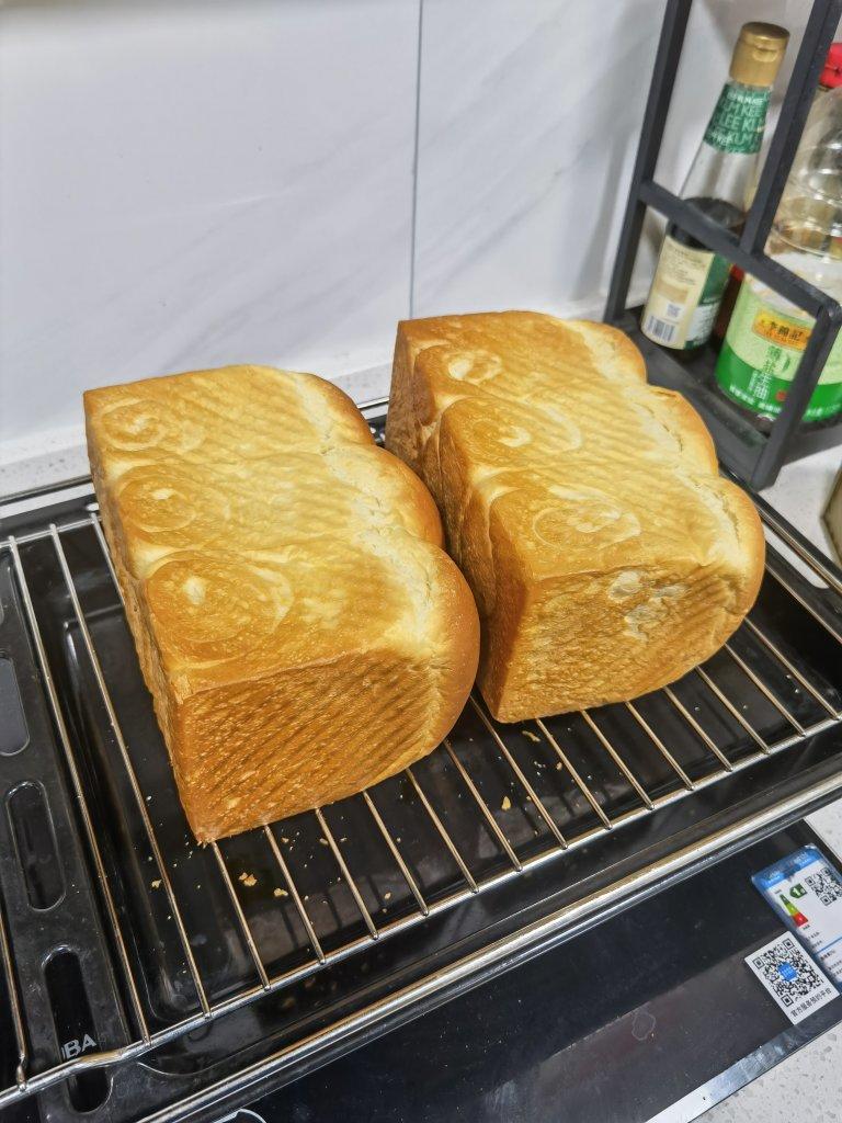 奶香纯粹的重料淡奶油吐司