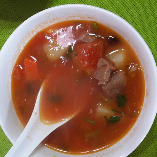 西红柿炖牛肉~李晓厨悄悄加了胡萝卜和土豆