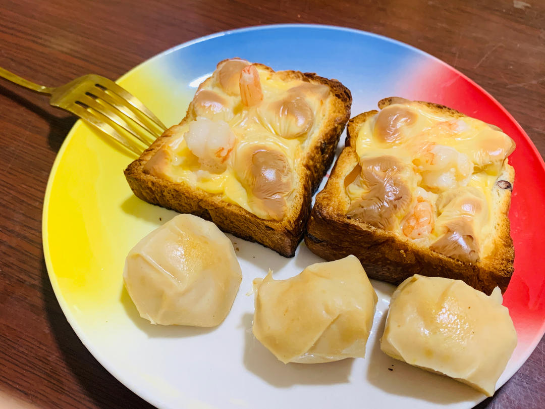 焗芝士虾仁吐司片