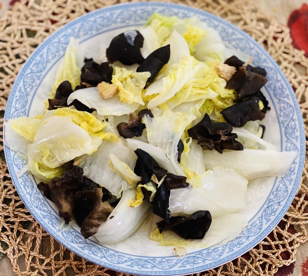 雨雪霏霏啊做的白菜炒木耳