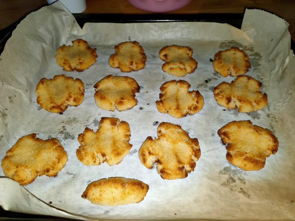 进阶生酮改良奶油杏仁叶子奶酪饼干