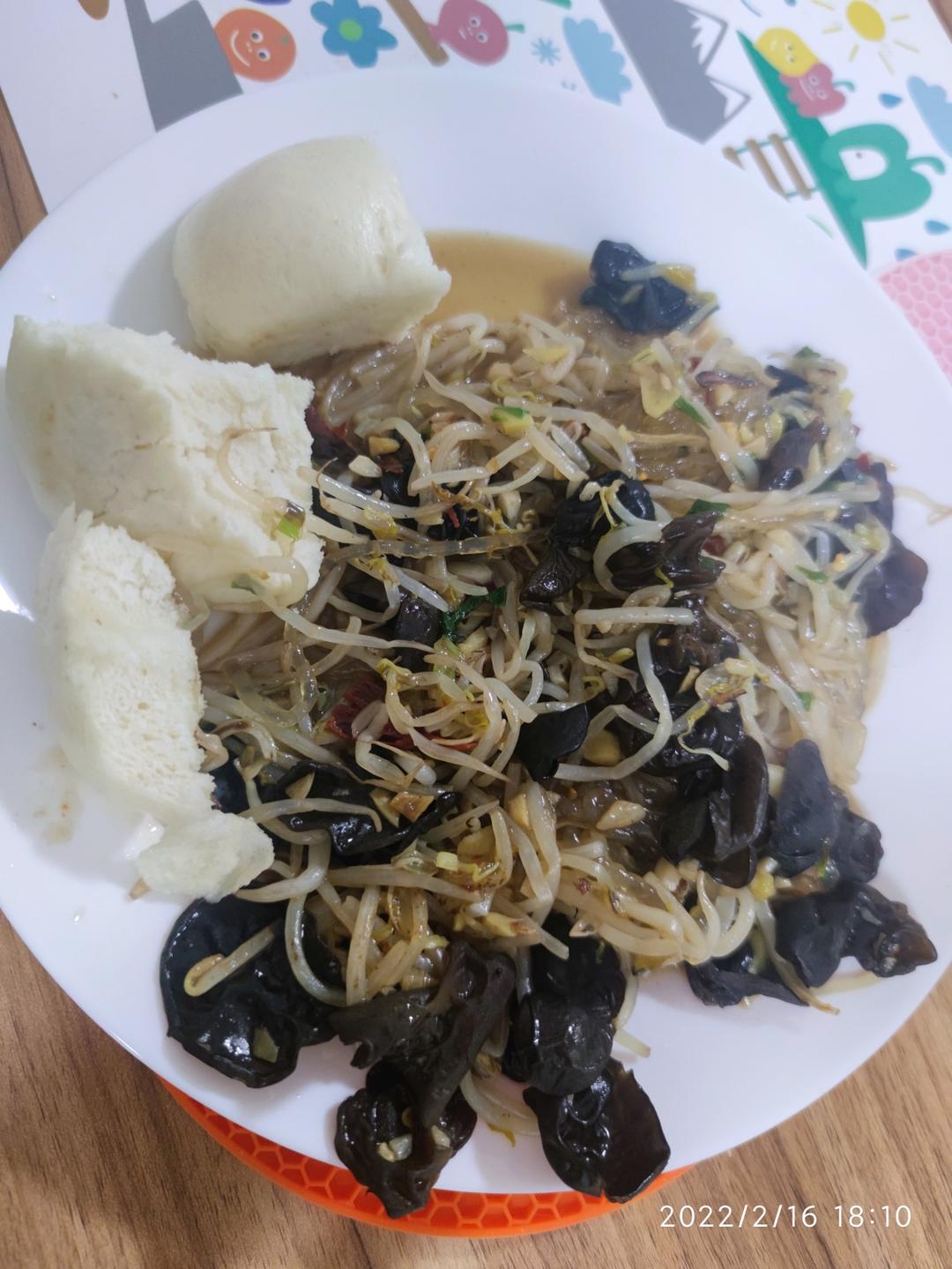 黄豆芽炒粉条