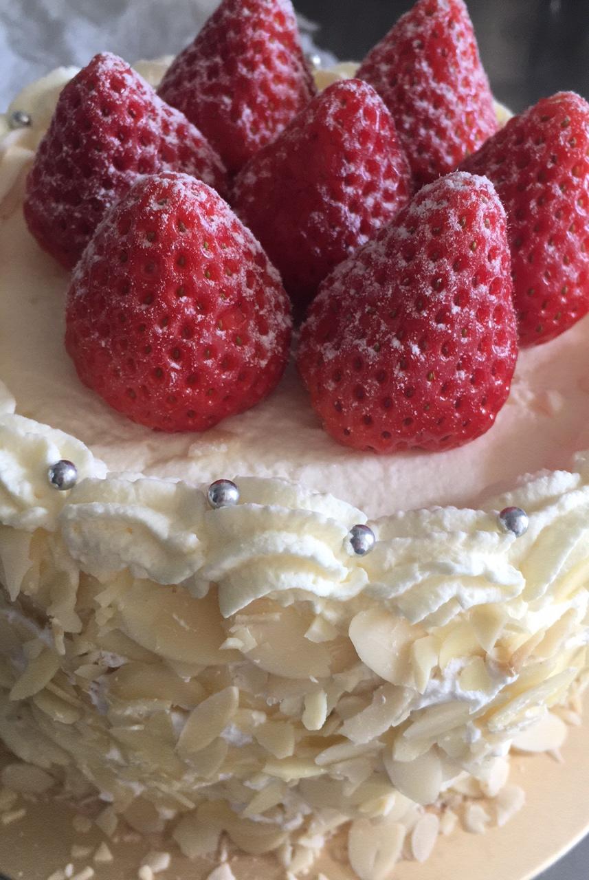 草莓淡奶油蛋糕