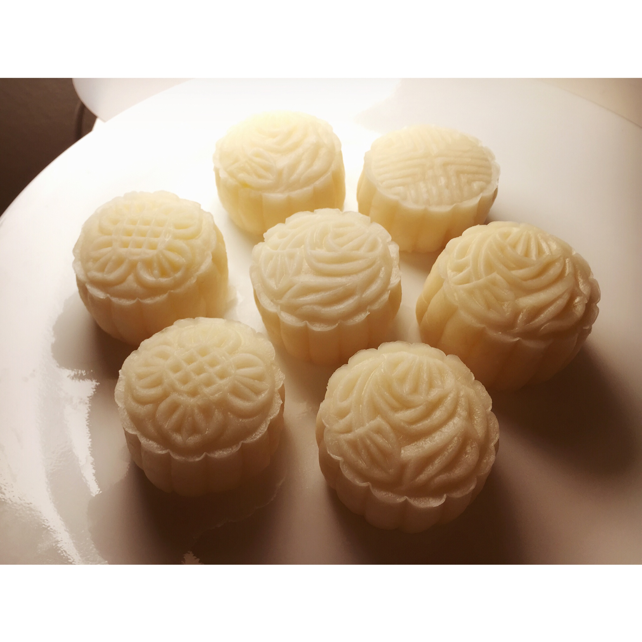 奶黄冰皮月饼