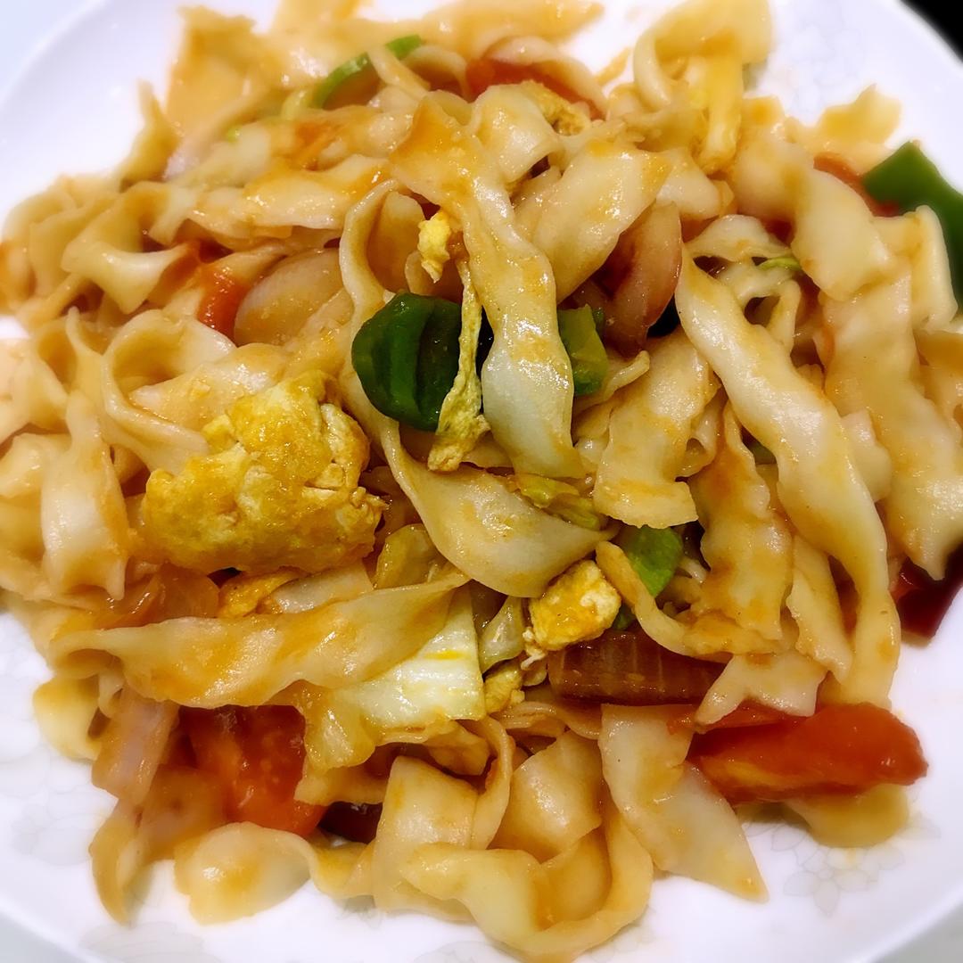 媛小周做的炒刀削面