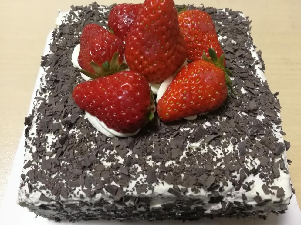 超简单戚风蛋糕 奶油蛋糕 无樱桃之巧克力可可蛋糕，亦可有樱桃之黑森林蛋糕，附自制樱桃酒