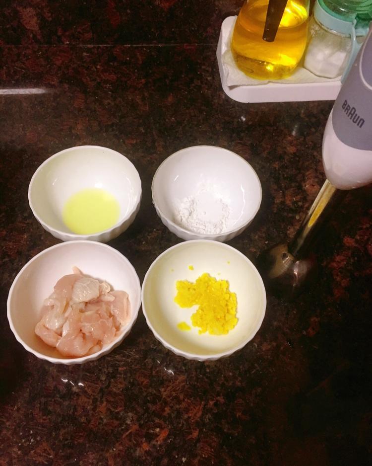 宝宝辅食之鸡肉玉米肠