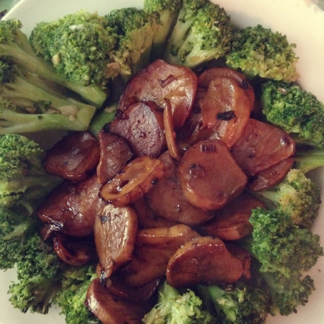 杏鲍菇扣西兰花