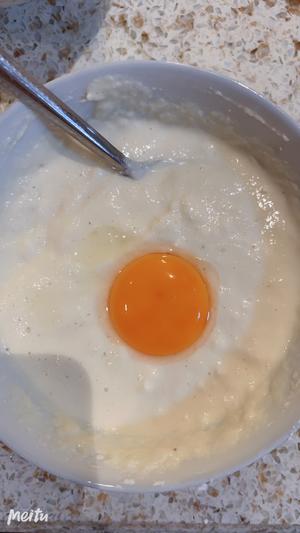 蛋黄水果玉米烙的做法 步骤5