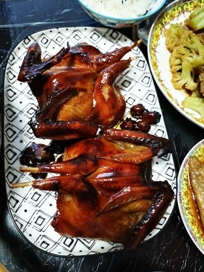 【烤乳鸽的做法步骤图,烤乳鸽怎么做好吃】小蝎子bingo_下厨房