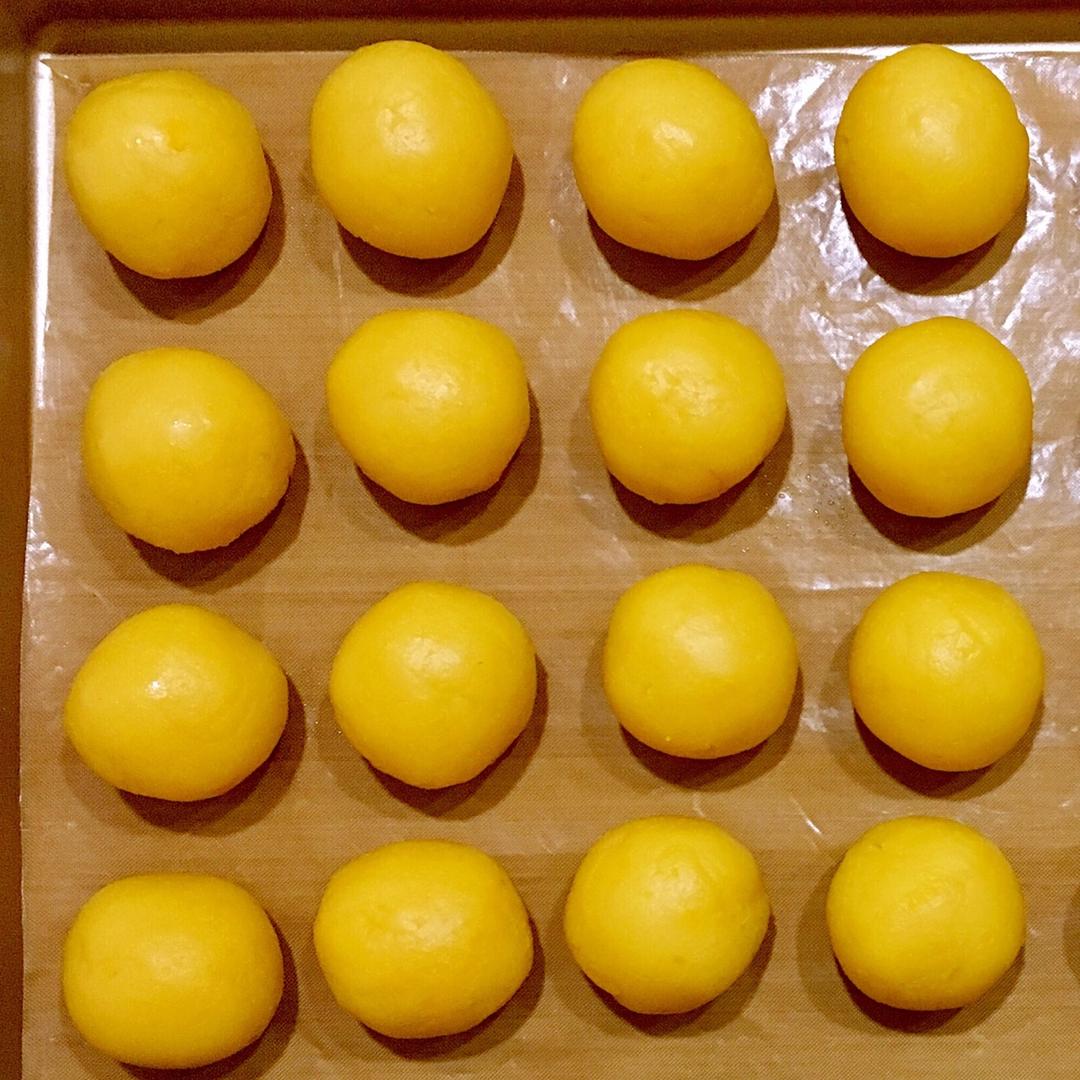 金沙奶黄月饼